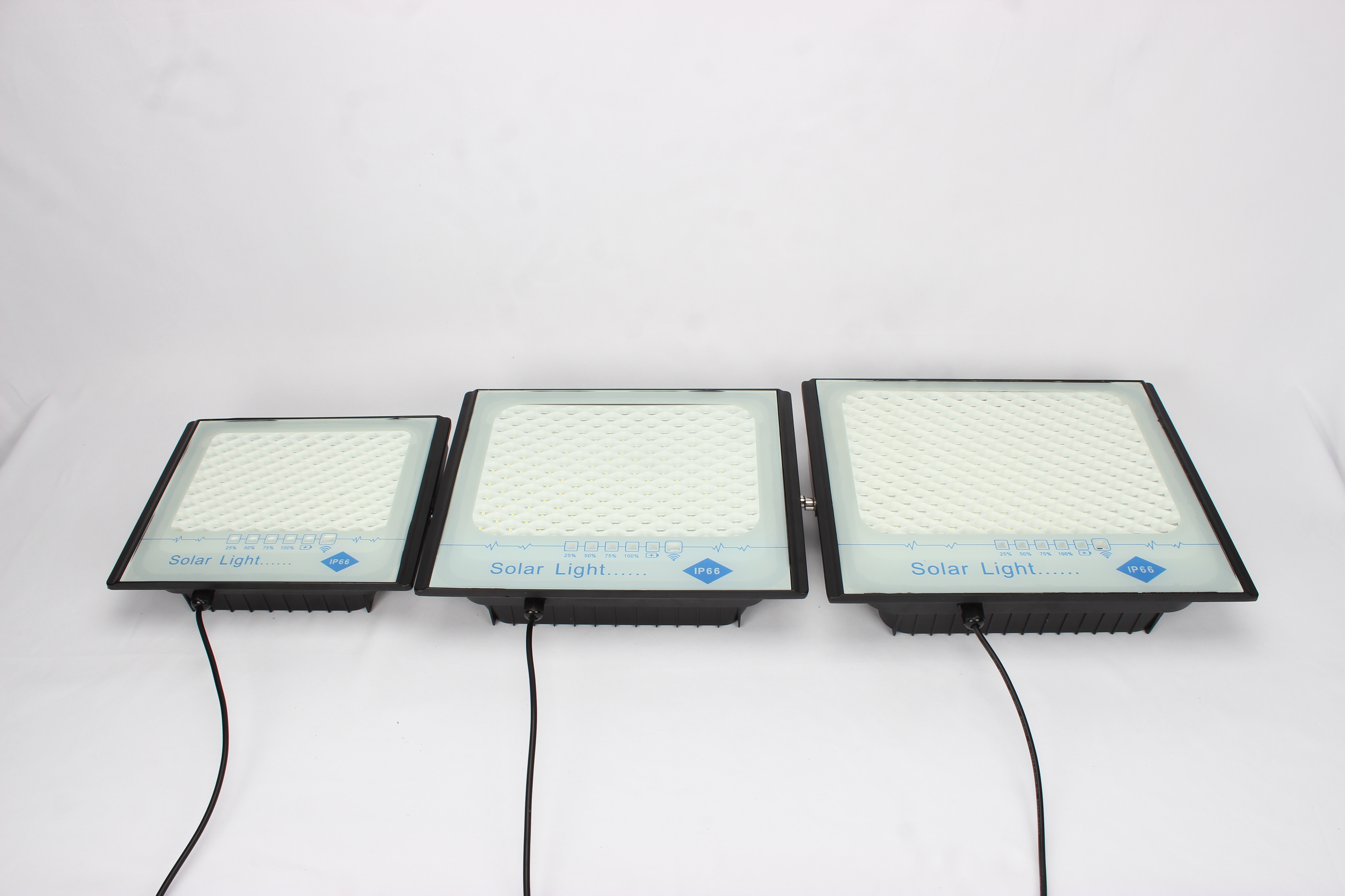 CE IP66 a prueba de agua 25W LED Polysilicon Luz de inundación solar